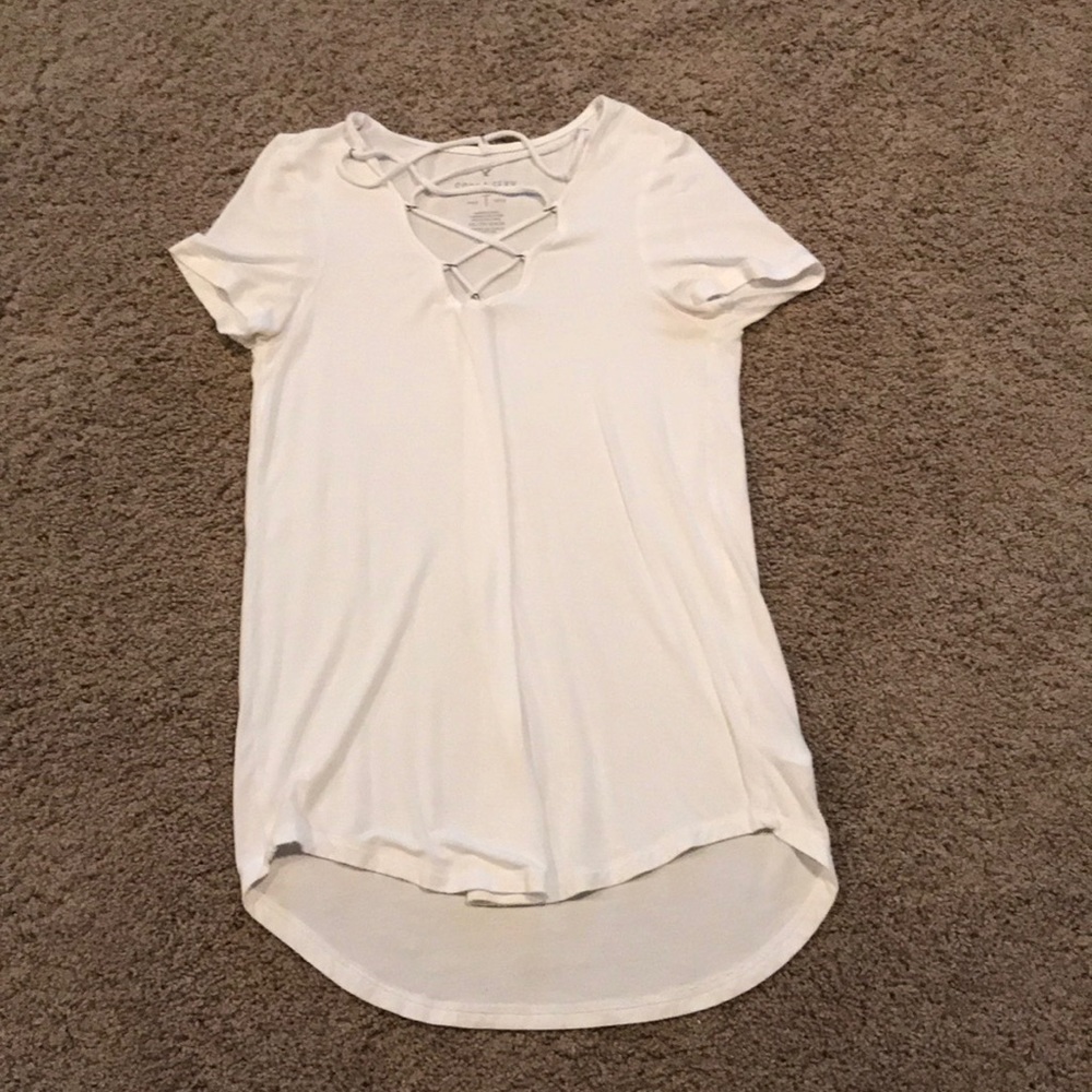 White flows tee
